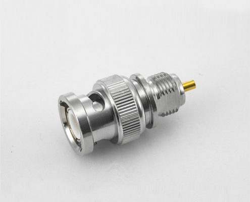 4孔法蘭接線BNC連接器公頭直式焊杯