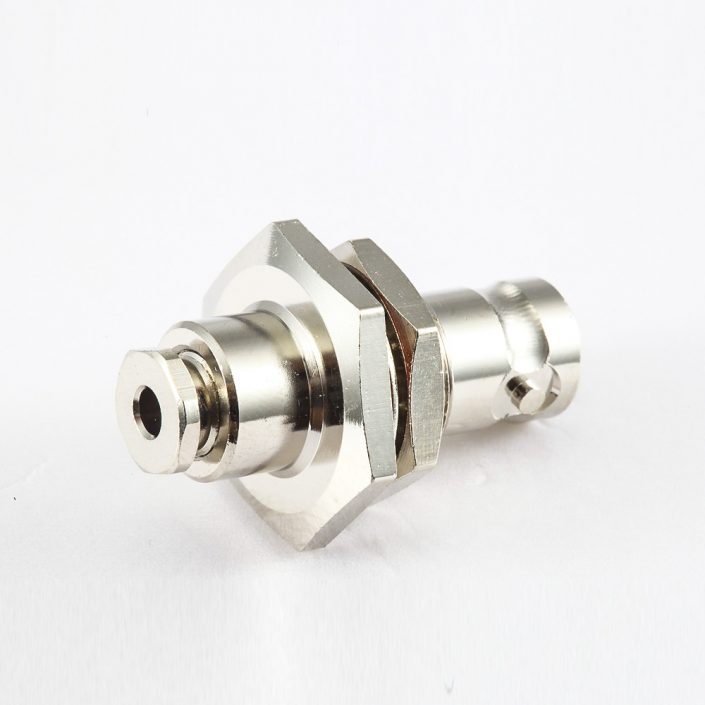 EB-001-0407 用于RG174/RG316的BNC后鎖穿墻面板母頭直式連接器螺母鎖緊
