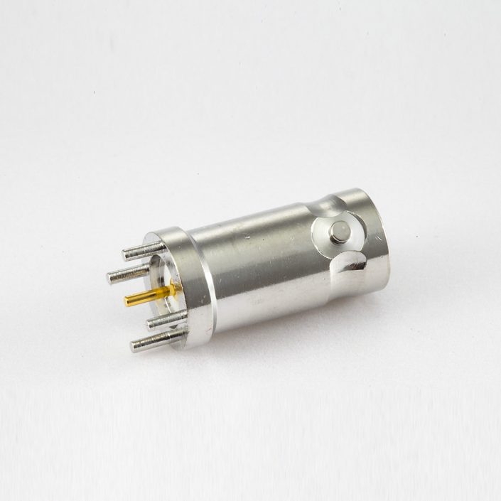 EB-001-0416 BNC母頭50Ω連接器直式PCB安裝插孔