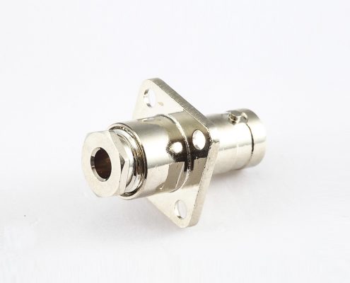 BNC連接器用于SYV50-2接線母頭180度面板安裝4孔法蘭螺母鎖緊